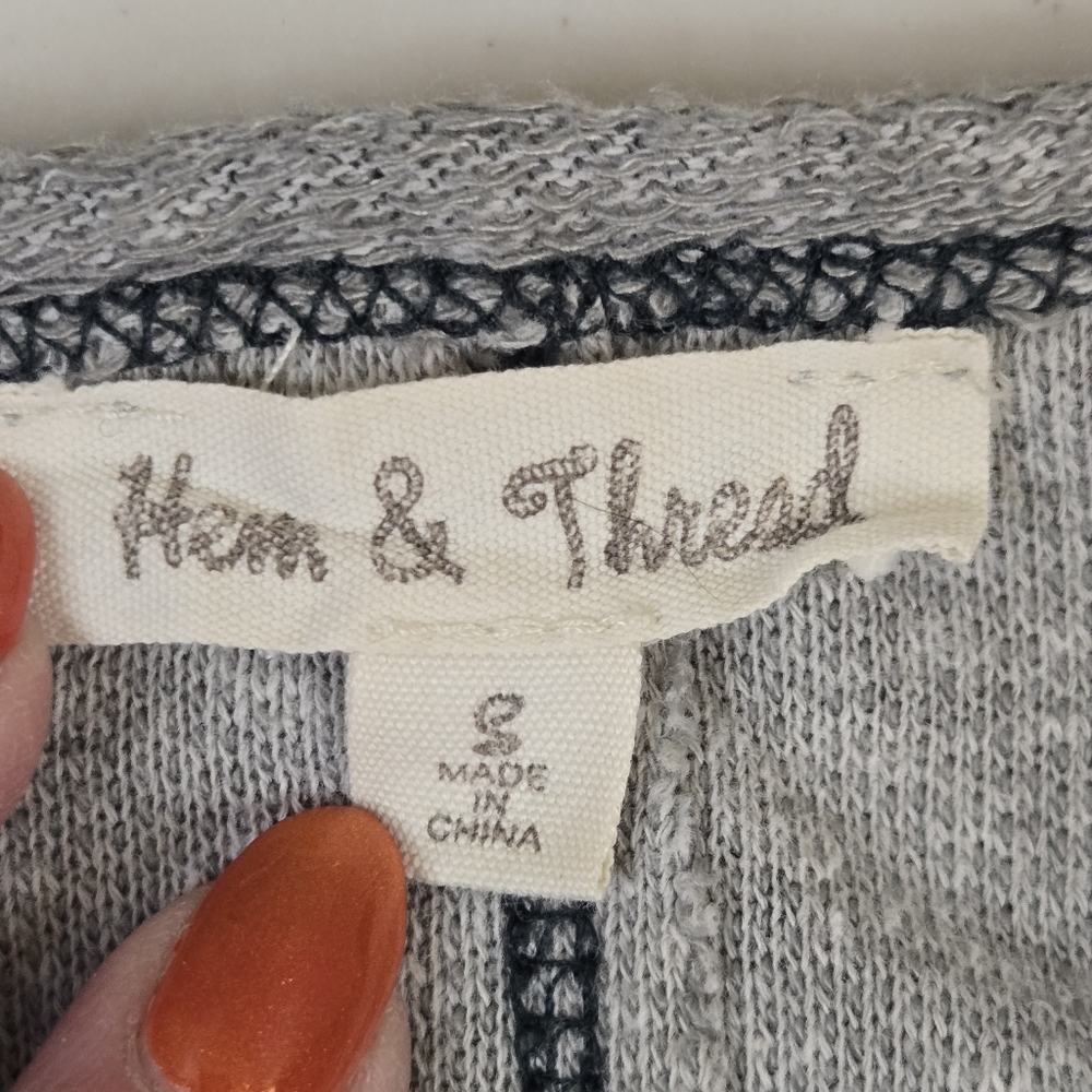 Hem & Thread Knit Swing Top XL Gray and Green - Picture 2 of 14